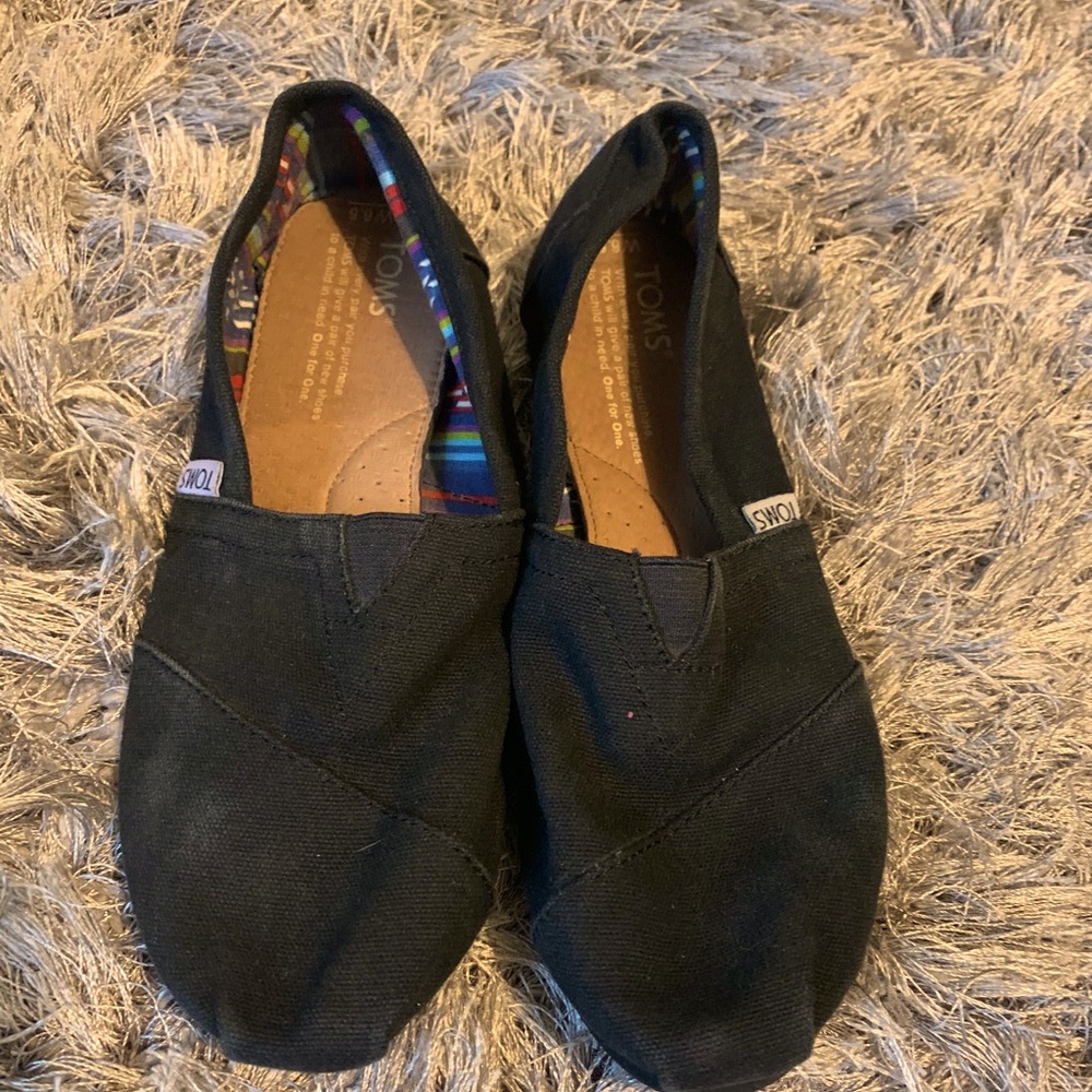Black toms